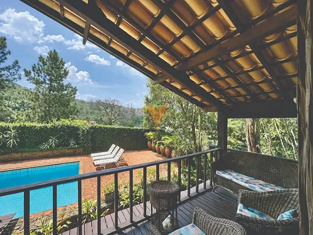 Casa 3 quartos e 4 banheiros, à venda, no bairro Chácara de La Rocca em Carapicuíba