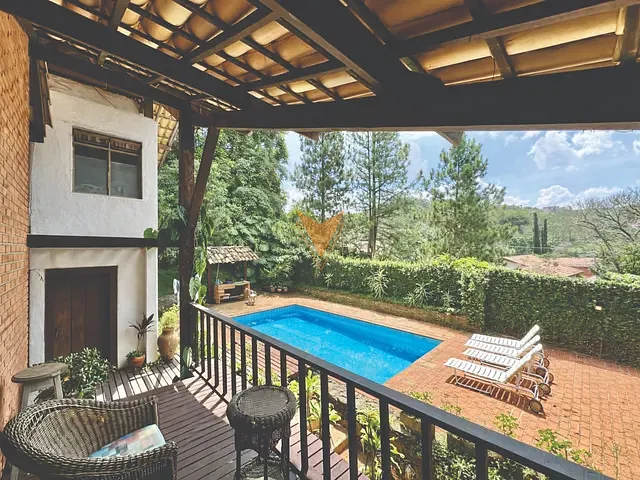 Casa 3 quartos e 4 banheiros, à venda, no bairro Chácara de La Rocca em Carapicuíba