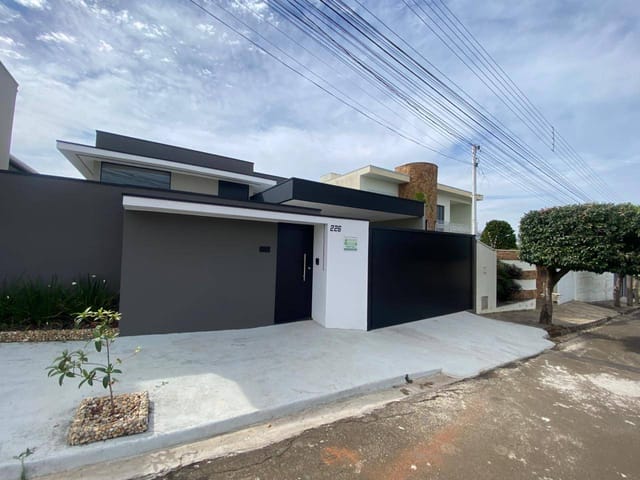 Casa com 306m² 3 quartos e 2 banheiros, à venda, no bairro Recanto do Lago em São João da Boa Vista
