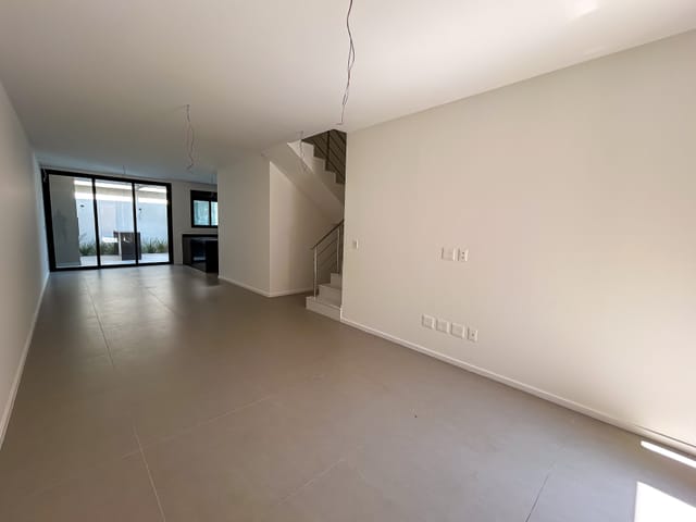 Casa com 338m² 4 quartos e 6 banheiros, à venda, no bairro Barra da Tijuca em Rio de Janeiro