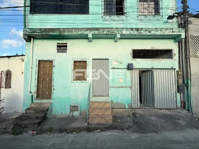 Casa 3 quartos e 3 banheiros, à venda, no bairro Alto da Cruz em Camaçari