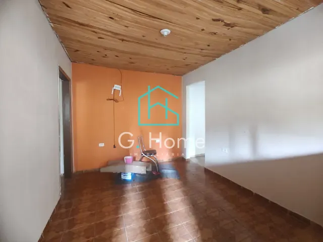 Casa 1 quarto e 1 banheiro, para alugar, no bairro Conjunto Café em Londrina