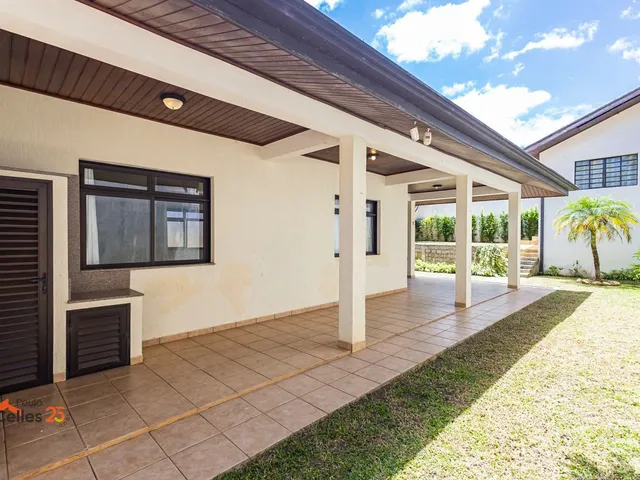 Casa com 480m² 3 quartos e 2 banheiros, à venda, no bairro Vista Alegre em Curitiba