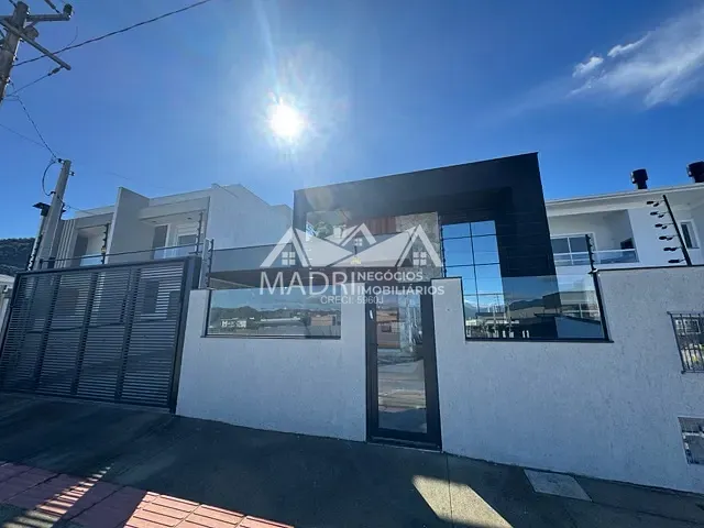 Casa com 300m² 3 quartos e 1 banheiro, à venda, no bairro São Sebastião em Palhoça