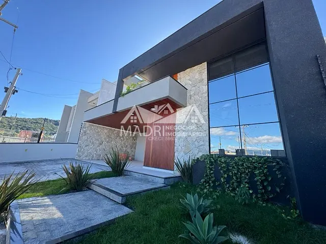 Casa com 300m² 3 quartos e 1 banheiro, à venda, no bairro São Sebastião em Palhoça