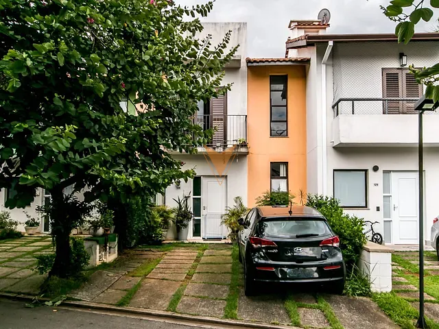 Casa 3 quartos e 2 banheiros, à venda, no bairro Granja Viana em Cotia