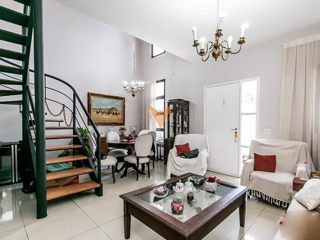 Casa 3 quartos e 2 banheiros, à venda, no bairro Granja Viana em Cotia