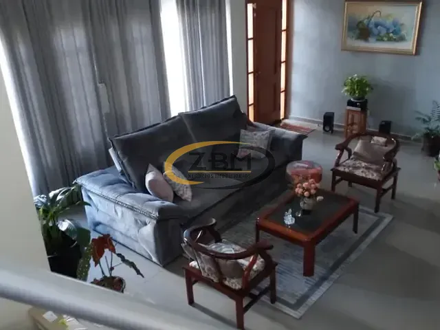 Casa com 342m², à venda, no bairro San Remo em Londrina