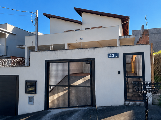 Casa 3 quartos e 2 banheiros, para alugar, no bairro Jardim dos Manacás em Poços de Caldas