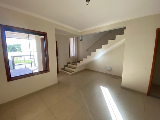 Casa 3 quartos e 2 banheiros, para alugar, no bairro Jardim dos Manacás em Poços de Caldas