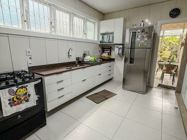 Casa 6 quartos e 6 banheiros, à venda, no bairro Cavaleiros em Macaé