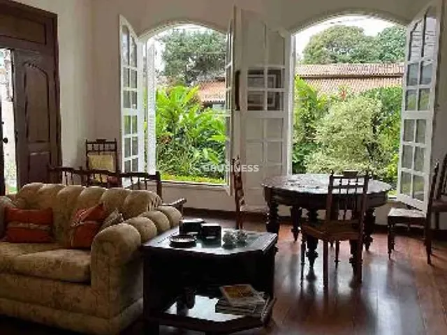 Casa com 546m² 5 quartos e 4 banheiros, à venda, no bairro Centro em Campos dos Goytacazes