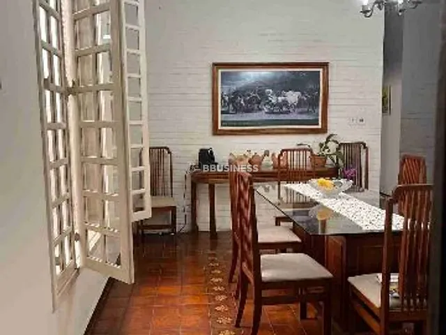 Casa com 546m² 5 quartos e 4 banheiros, à venda, no bairro Centro em Campos dos Goytacazes