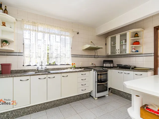 Casa com 408m² 3 quartos e 5 banheiros, à venda, no bairro Jardim das Américas em Curitiba