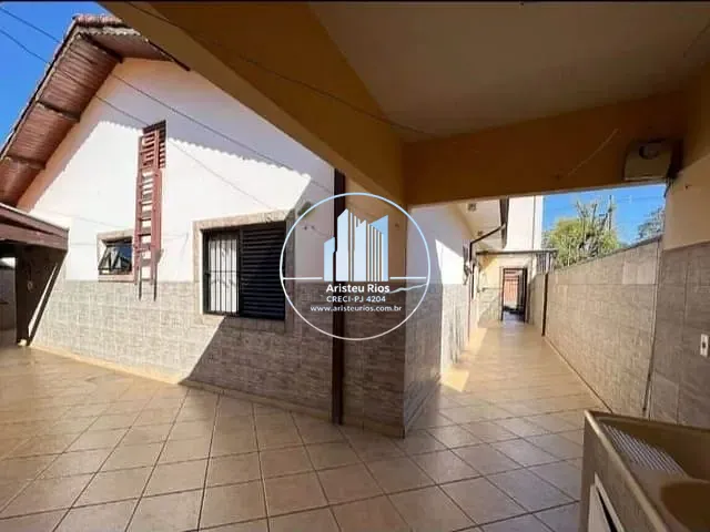 Casa com 450m² 4 quartos e 3 banheiros, à venda, no bairro Fátima I em Pouso Alegre