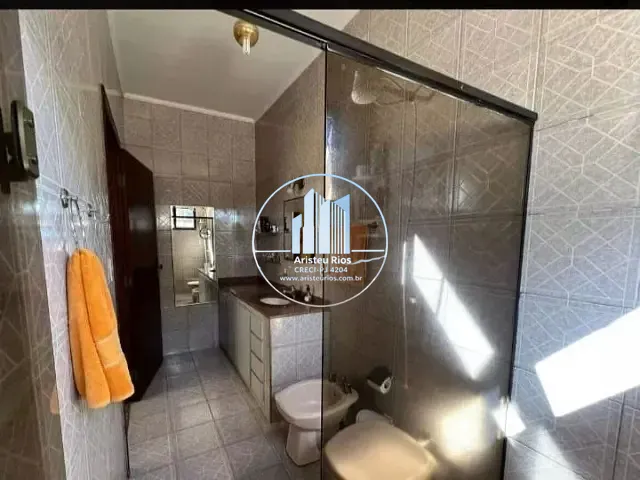 Casa com 450m² 4 quartos e 3 banheiros, à venda, no bairro Fátima I em Pouso Alegre