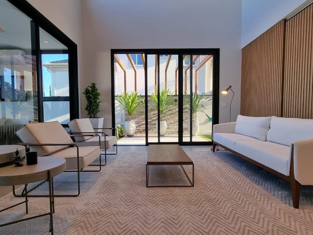 Casa com 720m² 4 quartos e 4 banheiros, à venda, no bairro Condomínio Reserva do Paratehy em São José dos Campos