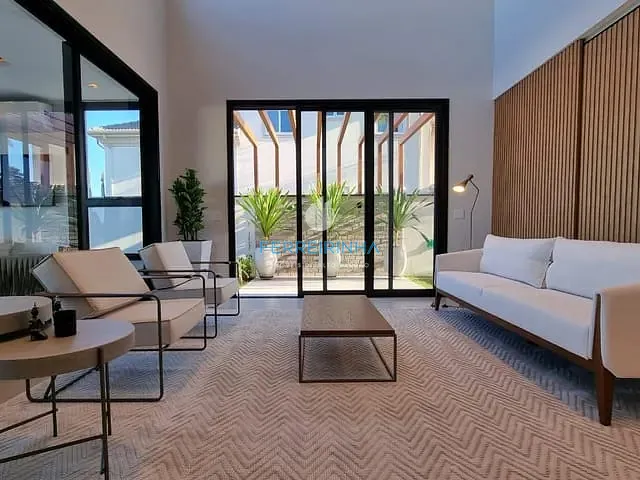 Casa com 720m² 4 quartos e 4 banheiros, à venda, no bairro Condomínio Reserva do Paratehy em São José dos Campos