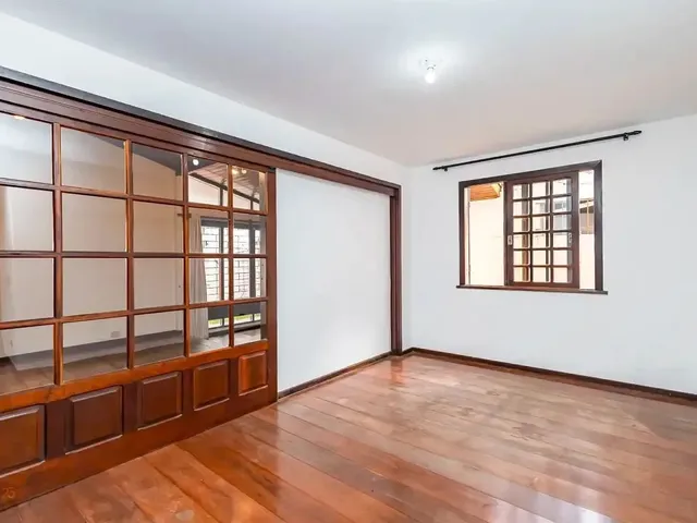 Casa 4 quartos e 5 banheiros, à venda, no bairro Vila Izabel em Curitiba