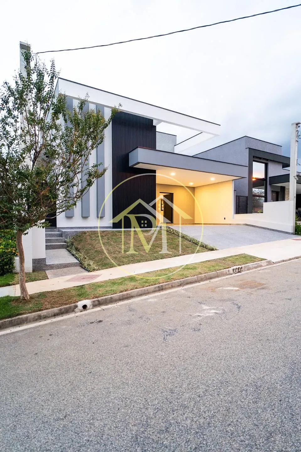 Casa, 3 quartos, 212 m² - Foto 1