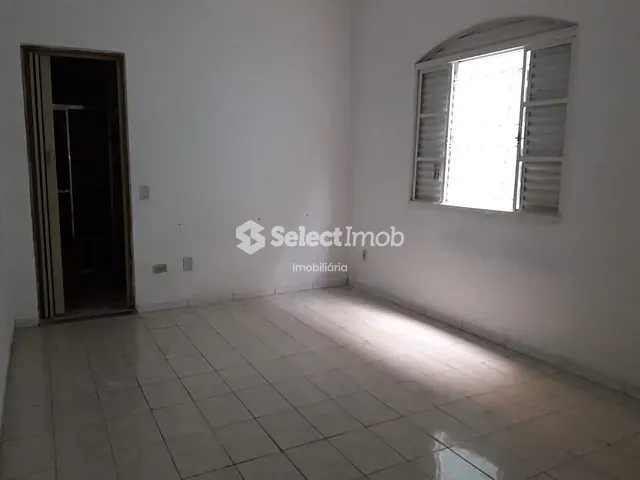 Casa com 200m² 3 quartos e 1 banheiro, para alugar, no bairro Jardim Estrela em Mauá