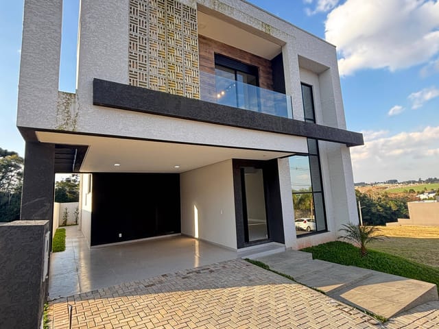 Casa com 210m² 3 quartos e 4 banheiros, à venda, no bairro Contorno em Ponta Grossa