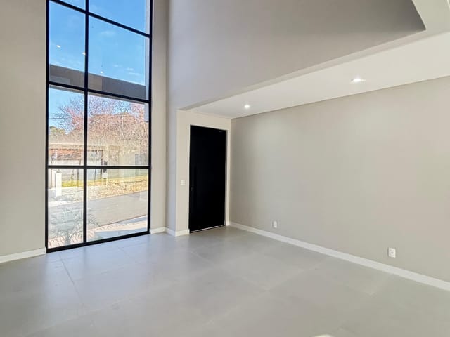 Casa com 210m² 3 quartos e 4 banheiros, à venda, no bairro Contorno em Ponta Grossa
