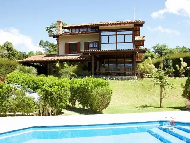 Casa com 500m², à venda, no bairro Itaipava em Petrópolis