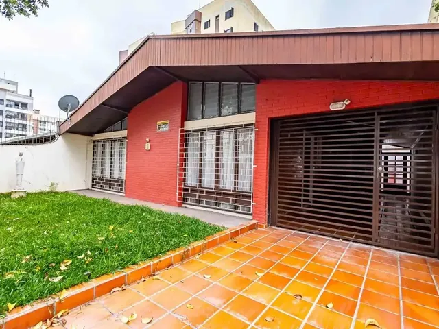 Casa 4 quartos e 5 banheiros, para alugar, no bairro Vila Izabel em Curitiba