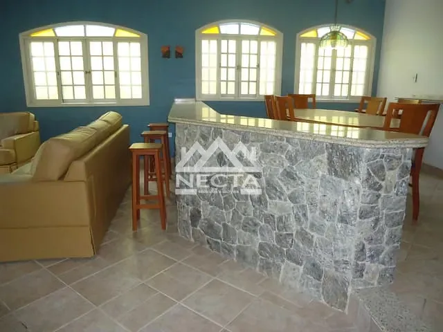Casa com 400m² 4 quartos e 4 banheiros, à venda, no bairro Massaguaçu em Caraguatatuba