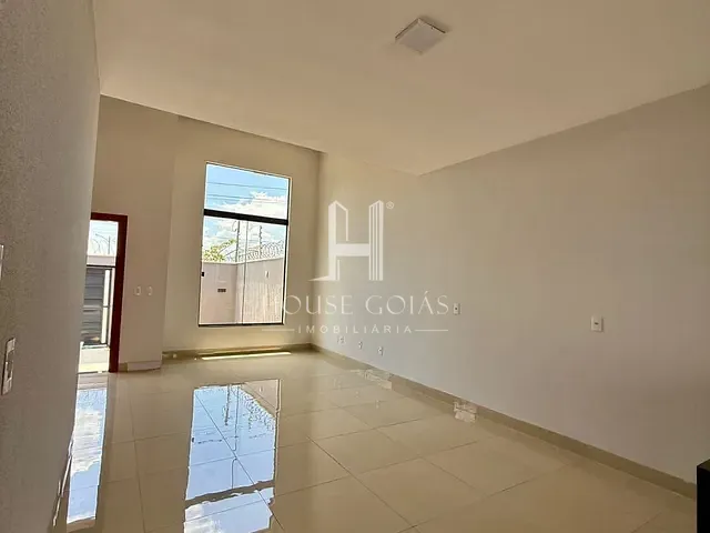 Casa com 250m² 3 quartos e 3 banheiros, à venda, no bairro São Francisco em Senador Canedo