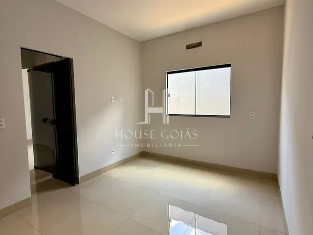 Casa com 250m² 3 quartos e 3 banheiros, à venda, no bairro São Francisco em Senador Canedo