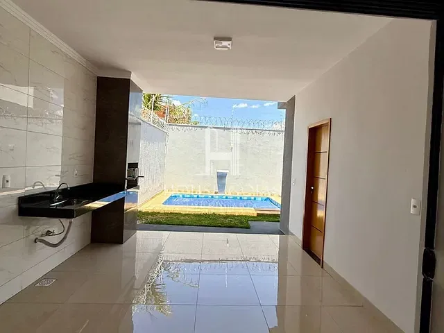 Casa com 250m² 3 quartos e 3 banheiros, à venda, no bairro São Francisco em Senador Canedo