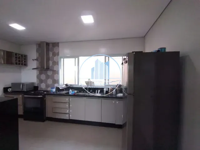Casa com 303m² 4 quartos e 3 banheiros, à venda, no bairro Buritis em Pouso Alegre