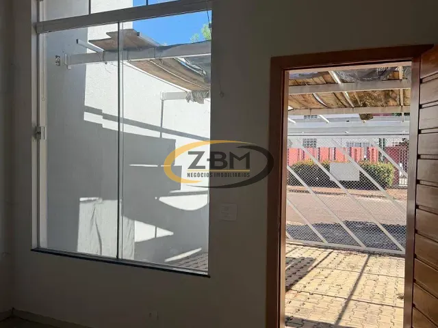 Casa com 180m² 5 quartos e 4 banheiros, à venda, no bairro Jardim Burle Marx em Londrina