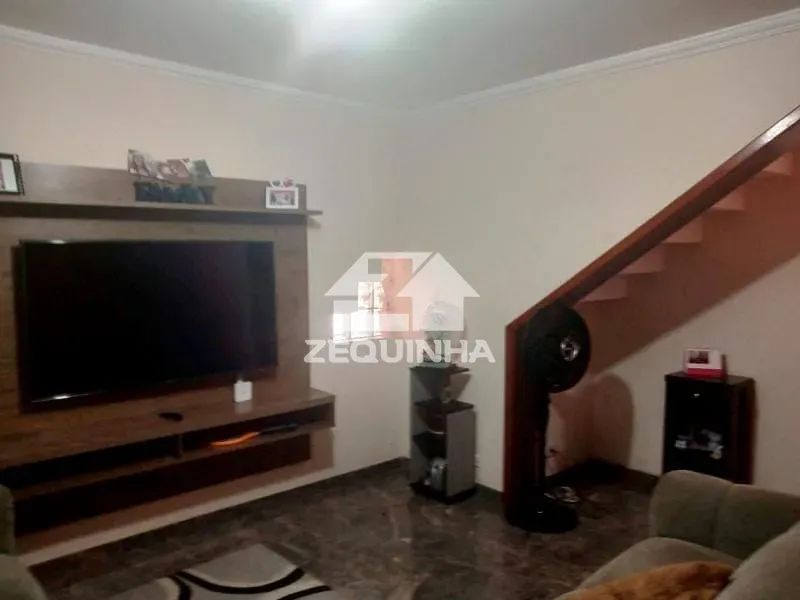 Casa, 3 quartos, 196 m² - Foto 2