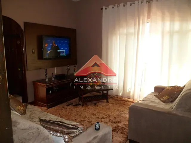 Casa com 480m² 3 quartos e 1 banheiro, à venda, no bairro Vila Industrial em São José dos Campos