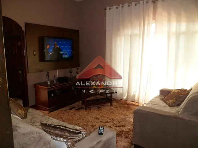 Casa com 480m² 3 quartos e 1 banheiro, à venda, no bairro Vila Industrial em São José dos Campos