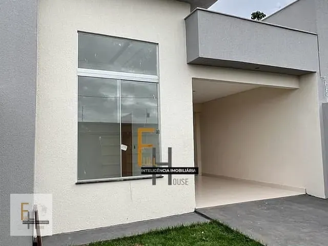 Casa com 205m² 3 quartos e 2 banheiros, à venda, no bairro Parque Hayala em Aparecida de Goiânia
