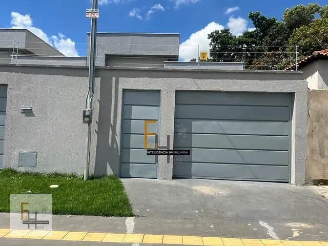 Casa com 205m² 3 quartos e 2 banheiros, à venda, no bairro Parque Hayala em Aparecida de Goiânia