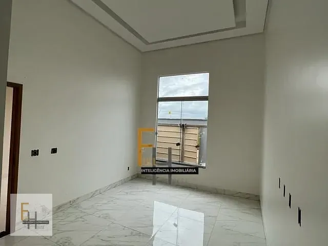 Casa com 205m² 3 quartos e 2 banheiros, à venda, no bairro Parque Hayala em Aparecida de Goiânia