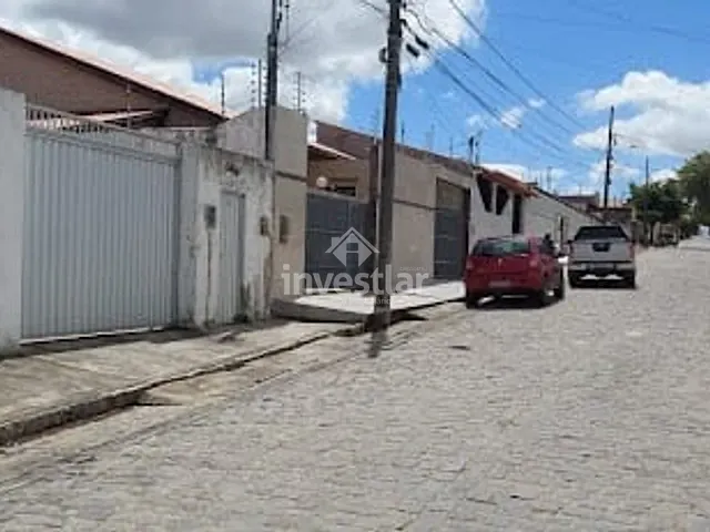 Casa com 325m² 3 quartos e 2 banheiros, à venda, no bairro Cruzeiro em Campina Grande