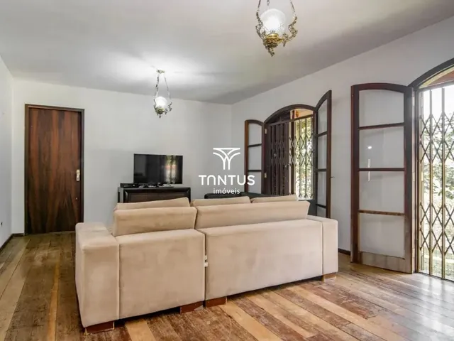 Casa com 521m² 4 quartos e 3 banheiros, à venda, no bairro Barreirinha em Curitiba