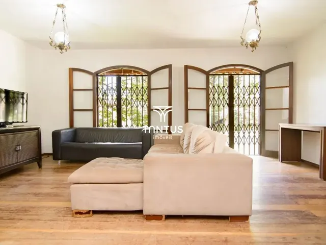 Casa com 521m² 4 quartos e 3 banheiros, à venda, no bairro Barreirinha em Curitiba