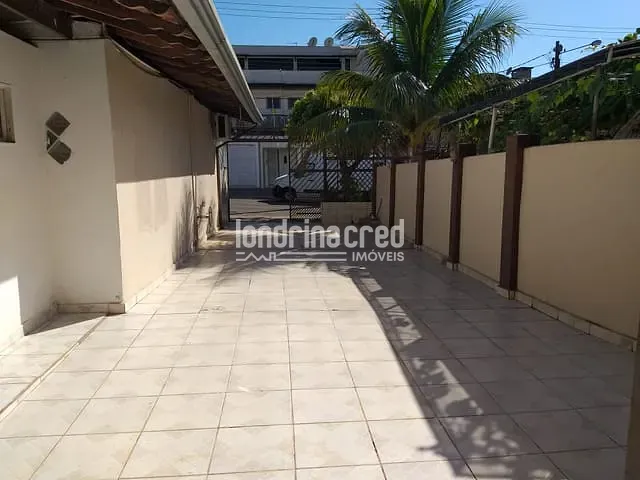 Casa 3 quartos e 5 banheiros, à venda, no bairro Santa Mônica em Londrina