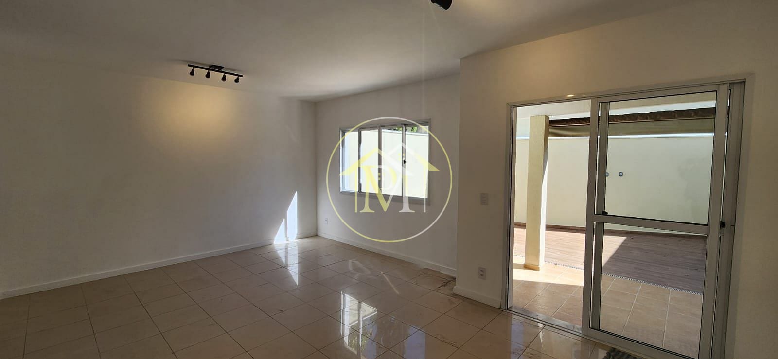 Casa à venda com 5 quartos, 156m² - Foto 3
