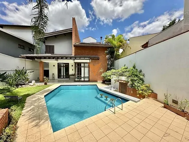 Casa 4 quartos e 5 banheiros, à venda, no bairro São Paulo II em Cotia