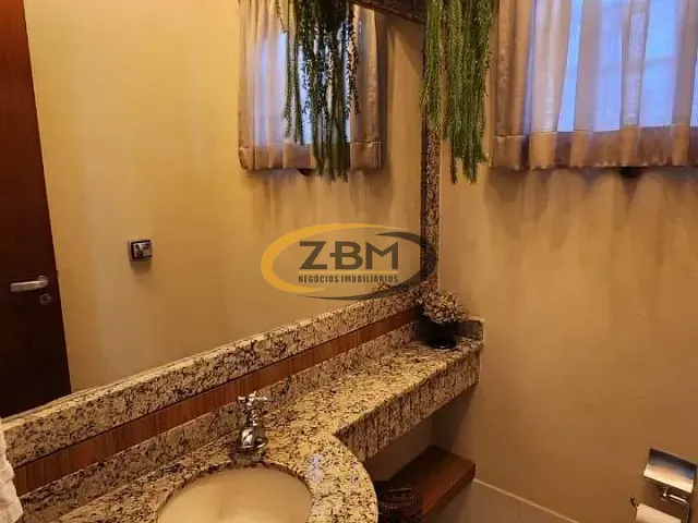 Casa com 441m² 4 quartos e 5 banheiros, à venda ou para alugar, no bairro Santos Dumont em Londrina