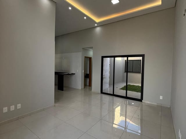 Casa com 200m² 3 quartos e 2 banheiros, à venda, no bairro Cará-cará em Ponta Grossa