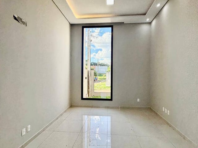Casa com 200m² 3 quartos e 2 banheiros, à venda, no bairro Cará-cará em Ponta Grossa